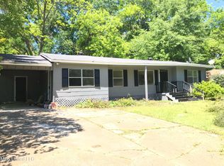 1861 Shamrock Dr, Jackson, MS