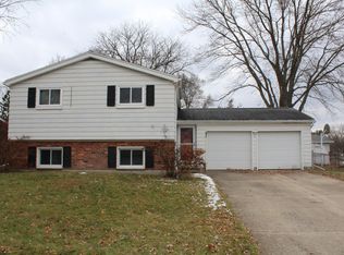 5064 Surf Dr NE, Rockford, MI 49341