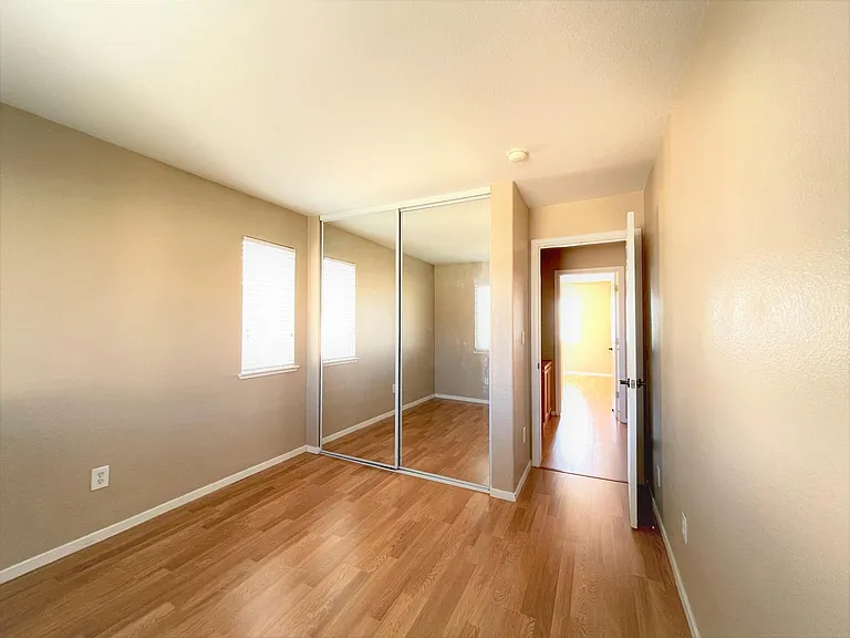 727 Sunlight Dr — Photo 11