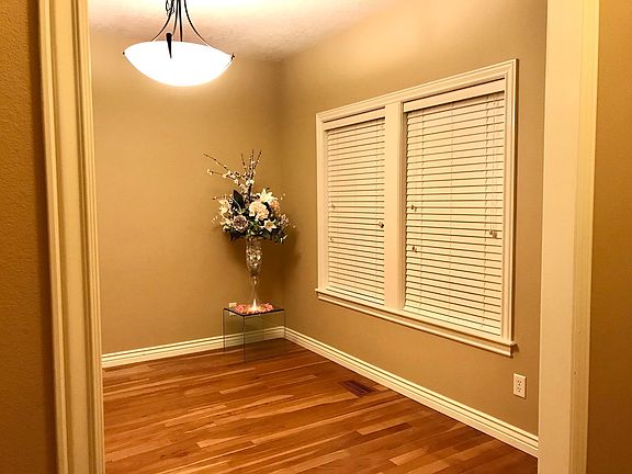 4th image of 3524 Sunset Ave