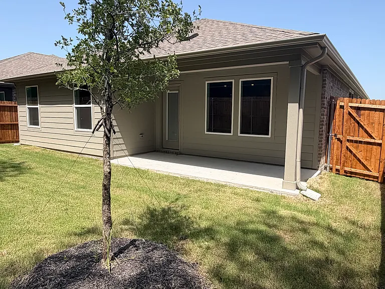 4322 Carnation Dr — Photo 4