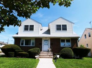 916 Clark St, Linden, NJ 07036