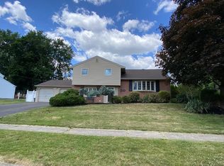 1274 Dennis Rd, Southampton, PA 18966