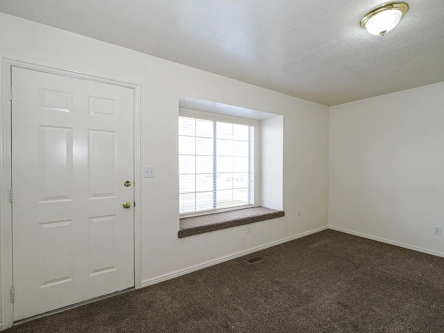 Updated 3 Bed Condo in Central American Fork! — Photo 3