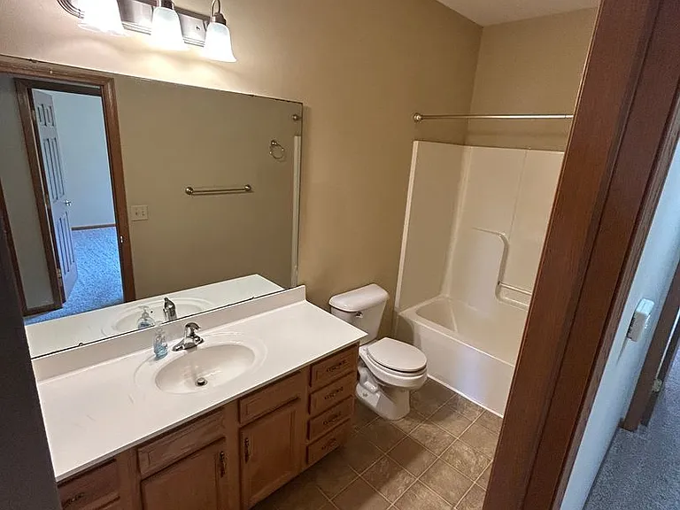 1011 Laurel Tree Ct #B — Photo 6