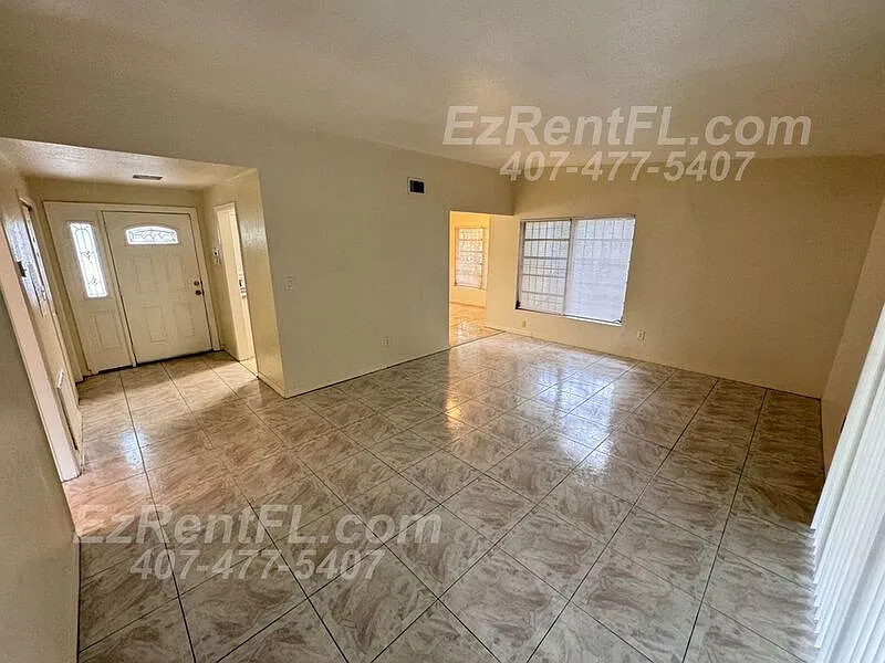 4 bed, 2.0 bath, 1228 sqft, $1,995 — Photo 2