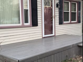 4030 Mapleleaf Rd, Waterford, MI 48328