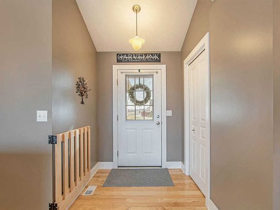 3rd image of 663 Country Ln