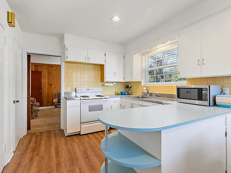 4428 Worth Dr W — Photo 5