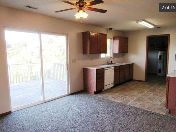 1000 Freeman Ln #3, Beatrice, NE 68310