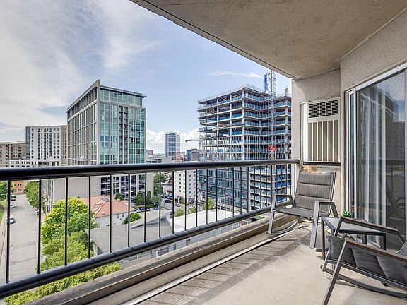 2nd image of 900 19th Ave S Floor 6