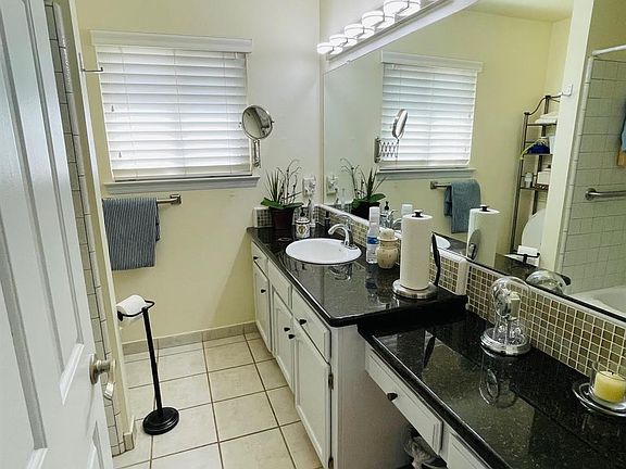5th image of 2824 Riverview Dr