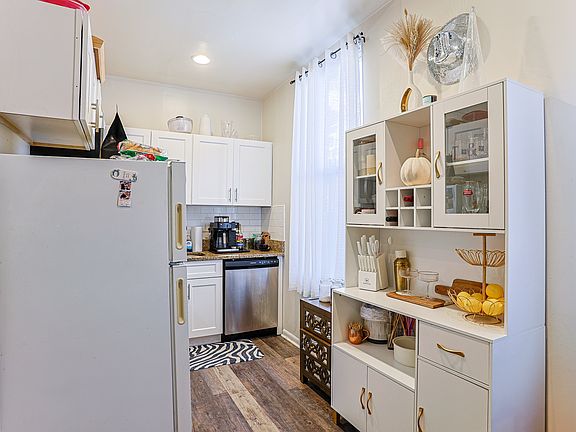 4th image of 1200 Pine St #1