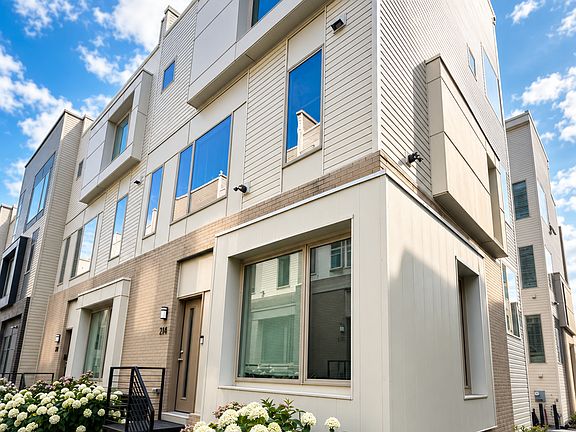 2nd image of 2114 Kensington Walk