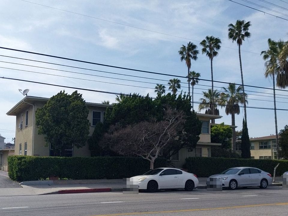 2nd image of 5313 Cahuenga Blvd Unit A
