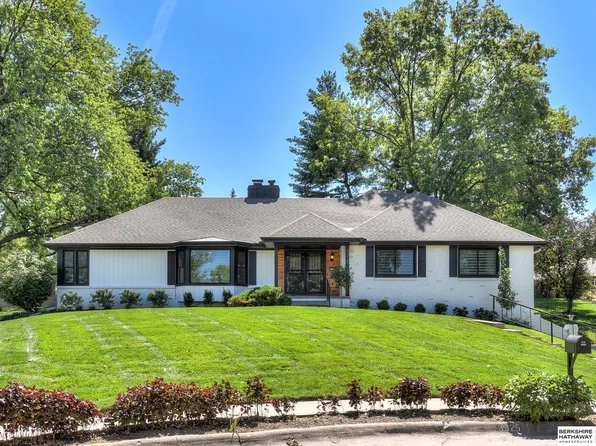 3325 S 95th Cir, Omaha, NE 68124