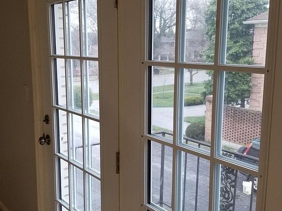 4th image of 200 S Ashland Ave APT 5