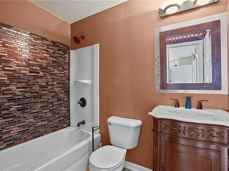 2224 Eagles Nest Cir — Photo 5