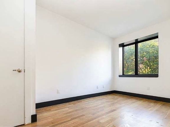 4th image of 562 Park Pl #2FF