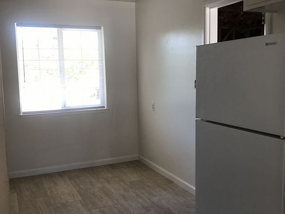 3rd image of 715 3rd Ln
