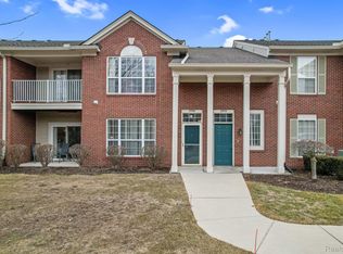 29508 Nottingham Ct, Livonia, MI 48152