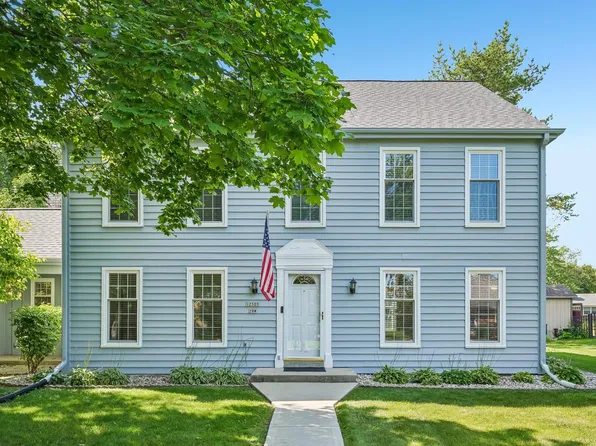 12525 N Woodland DRIVE, Mequon, WI 53092