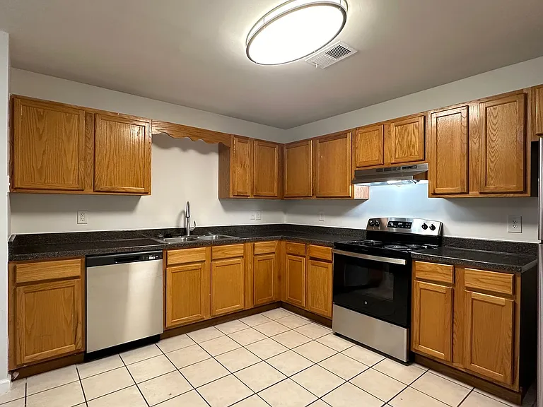 Fountain Square Apartments — Photo 46