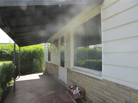 2nd image of 240 Mason St