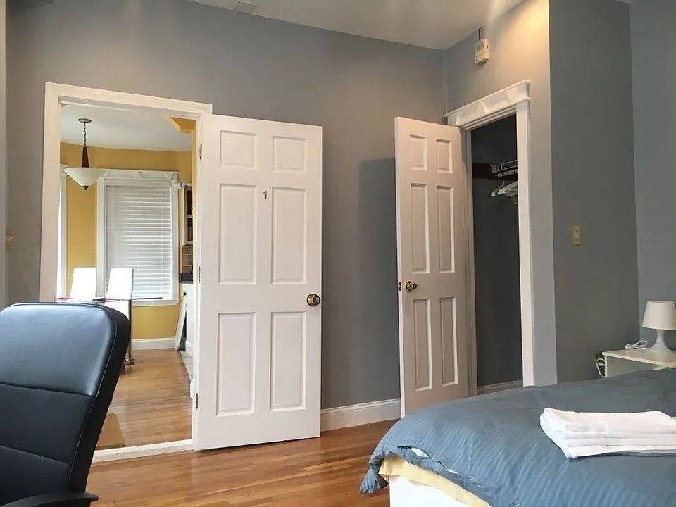 2nd image of 102 Moreland St Room 1