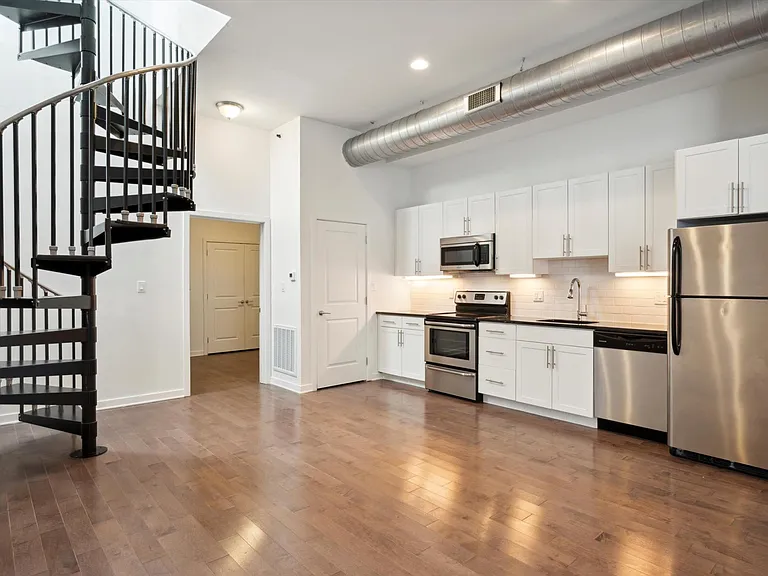 710 Chestnut St #504 — Photo 1