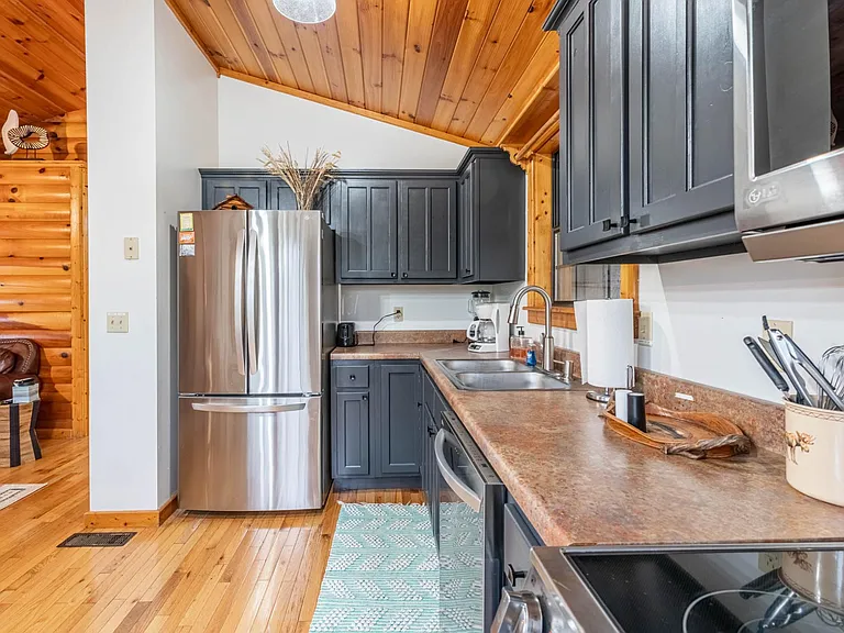 810 Cabin Creek Way — Photo 9