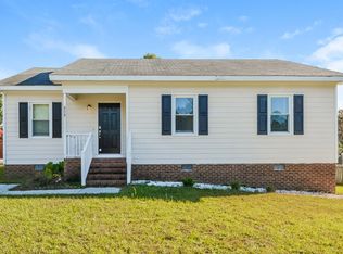 808 Hepplewhite Ct, Fuquay Varina, NC 27526