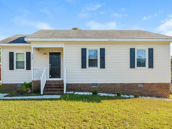 808 Hepplewhite Ct, Fuquay Varina, NC 27526