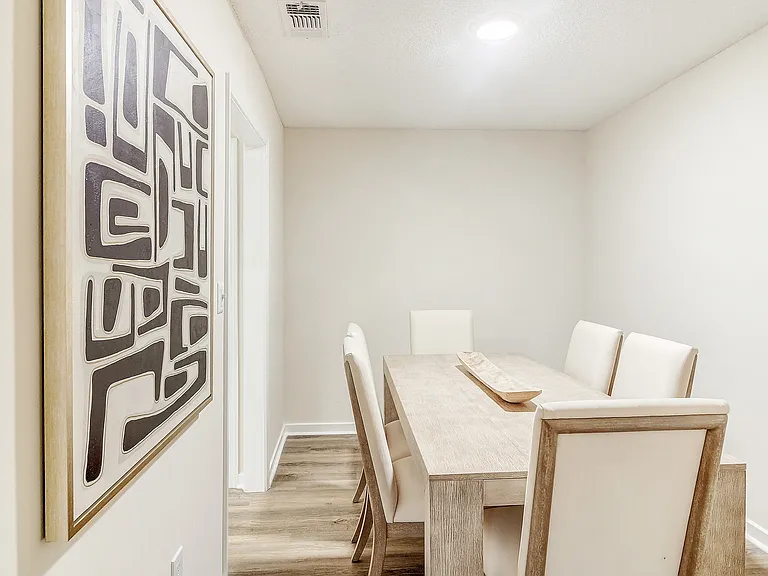 The Oliver Apartment Homes — Photo 9