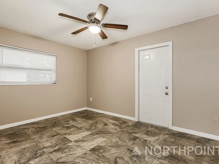 631 Carey Pl — Photo 11