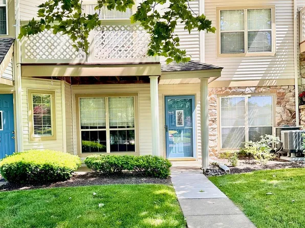 803 Foxmeadow Dr #803, Royersford, PA 19468