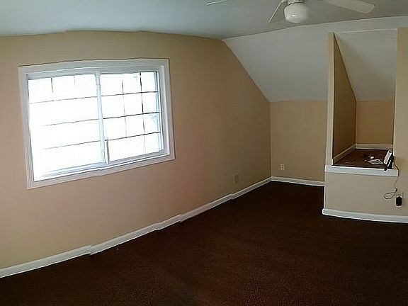 4th image of 1328 Yecker Ave
