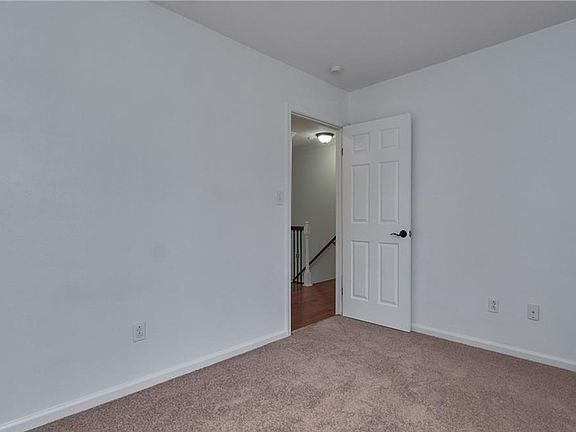 5th image of 1820 Saint Regis Cir