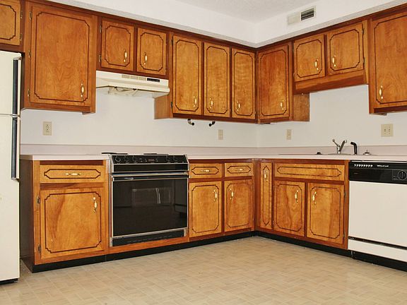 4th image of 368 Peabody #5