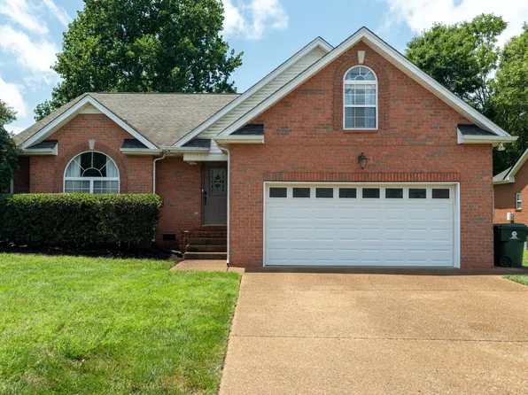 233 Lone Oak Dr, White House, TN 37188