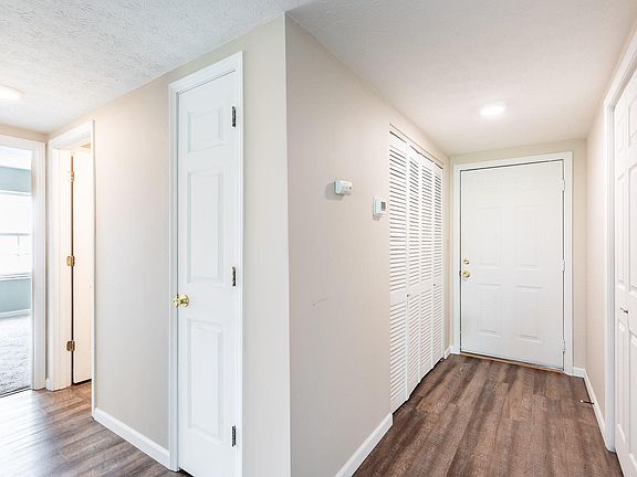 3rd image of 210 Ashley Dr Unit 210
