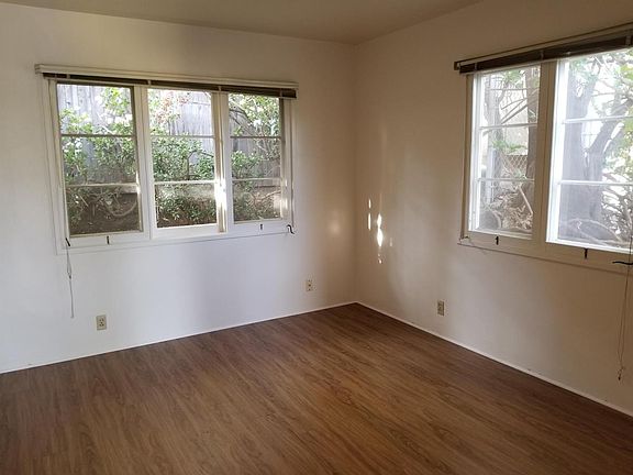 4th image of 401 E Micheltorena St APT 6