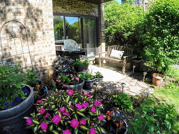 4th image of 425 Walnut Creek Ln Unit 1206