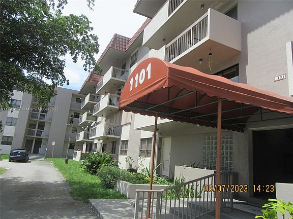 2nd image of 1101 SW 122nd Ave APT 401