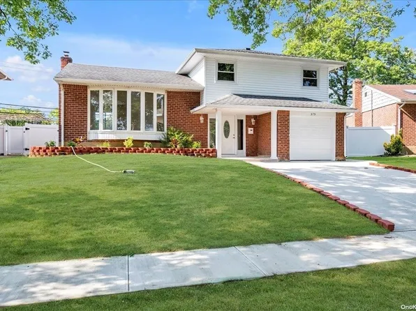 575 Meryl Drive, Westbury, NY 11590