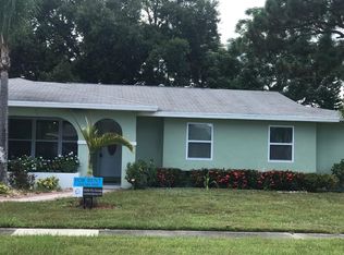 322 NE Cullman Ct, Port Saint Lucie, FL 34983