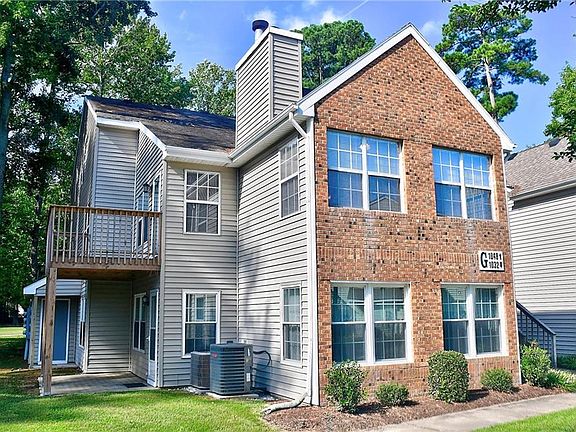 3rd image of 1048 Villas Ct