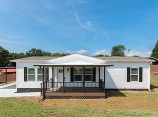 375 N Topaz St, Franklin, NC 28734