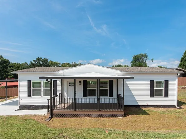 375 N Topaz St, Franklin, NC 28734