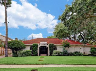 1115 Nantucket Dr, Houston, TX 77057